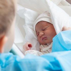 New baby in your #stepfamily? here's some advice via <a href="/FamilyLives/">Family Lives</a> #baby #twittermums familylives.org.uk/advice/your-fa…