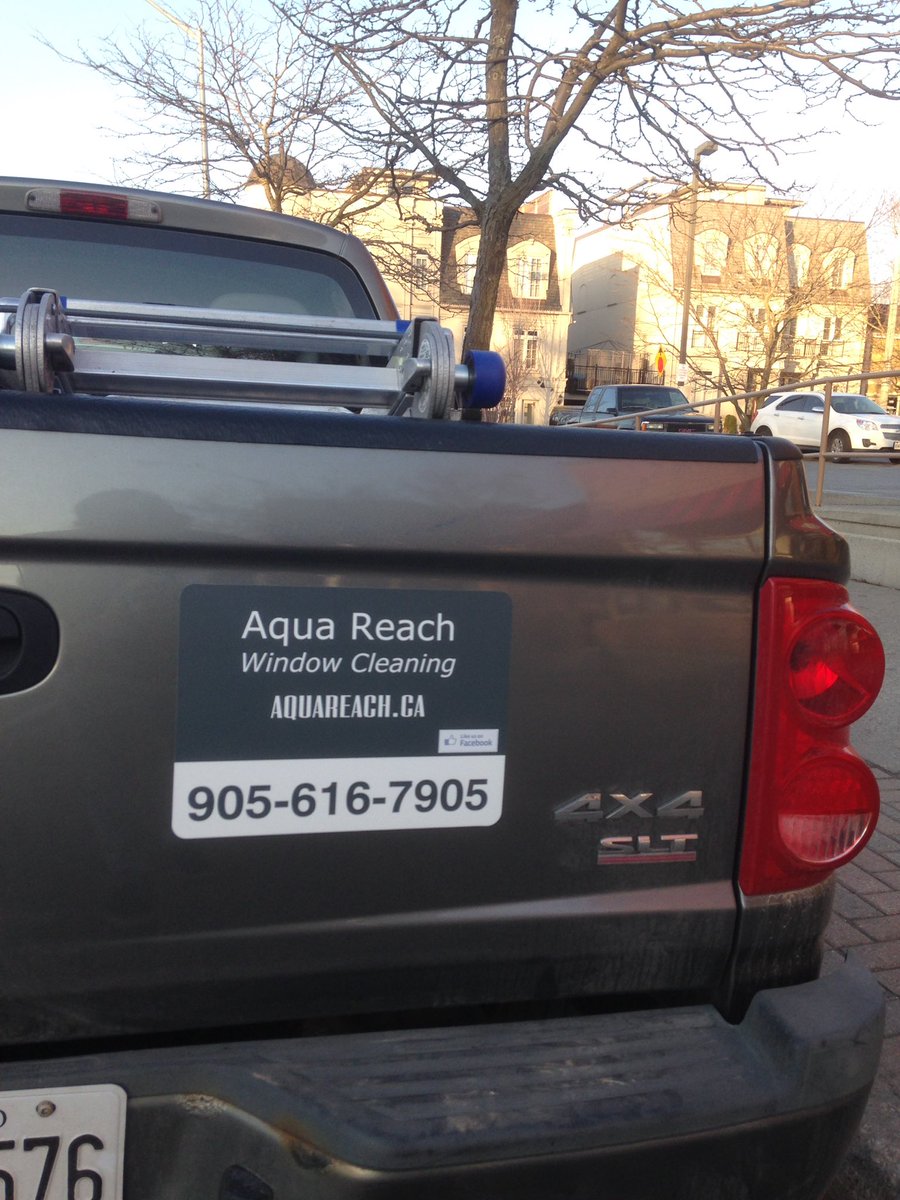 aquareachcanada's tweet photo. Another beautiful day for window cleaning in Oakville!!! #yourlocalwindowcleaner #Oakville #windowcleaningoakville https://t.co/SZ7S0koIS4
