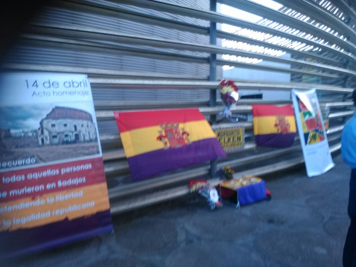 Acto-homenaje de ayer en Badajoz para recordar a las personas que lucharon por defender la legalidad republicana.