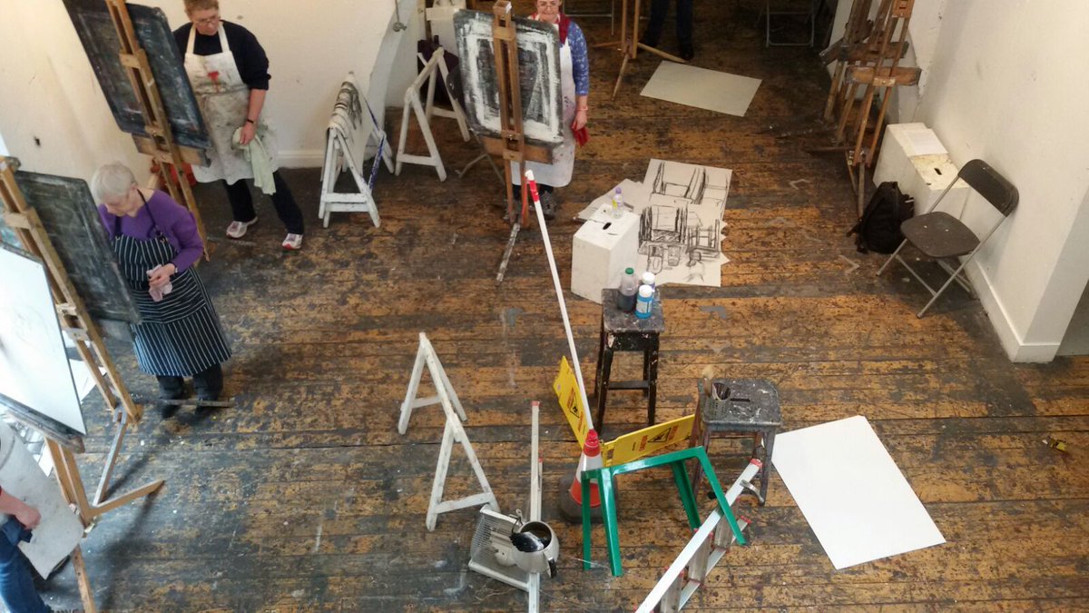 Paintbox_art's tweet photo. Friday All Day class in action! @LeithArtSchool #art #creative #Edinburgh #artclassses https://t.co/72emDdEJ8j