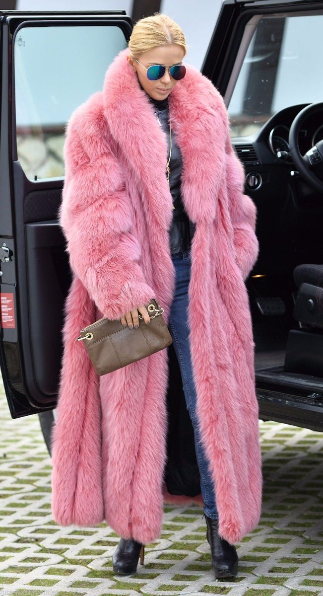 Outlet furs 2024