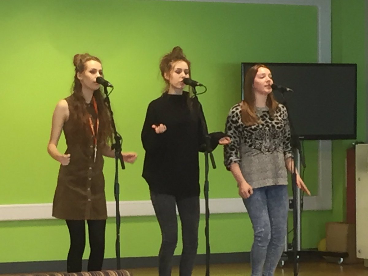 _Paul_Levitt's tweet photo. Level 3 Music performing at #whiteboxsessions #eclectic @gicreativearts @gicreativearts @forrestleigh https://t.co/fIAzzWaZIV
