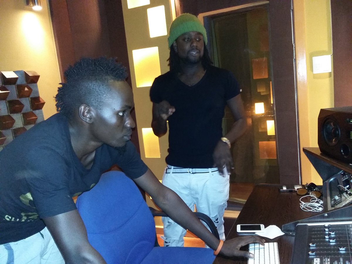 ManDooBizness's tweet photo. #Butar_Magical - &amp; #GPearl - Recording #Gidem By @byaxyuganda - Masters Music. @912CroozeFM https://t.co/Yds8ZTfbDA