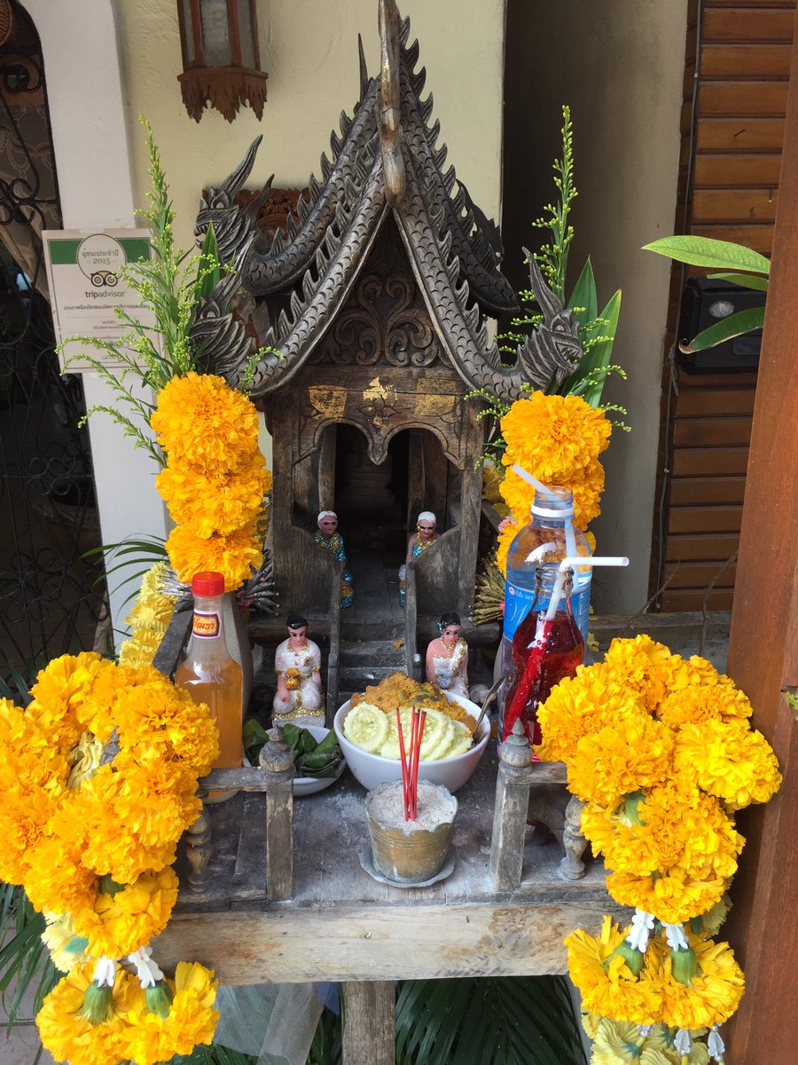 GlynTDavies's tweet photo. Koh Samui Spirithouses. #ThaiSpirit. https://t.co/RRRxzEdMx8