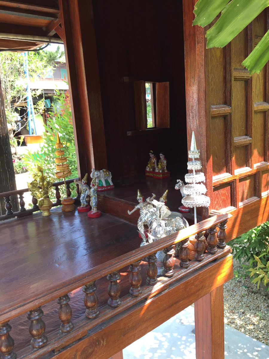 GlynTDavies's tweet photo. Koh Samui Spirithouses. #ThaiSpirit. https://t.co/RRRxzEdMx8