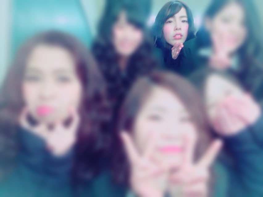 degu_rin's tweet photo. 昨日卒業式振りに高校行ってきた☻☻
大きな友達とセクシーな友達と
3人で楽しんできた☻☻
大好きな先生が転勤わショックやったけど
他にも色んな先生に会えたしいい☻☻
やっぱり高校楽しかった、戻りたい☻☻ https://t.co/RMWfi185IA