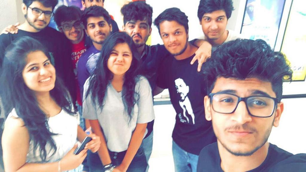 SRKBiharFC_CFC's tweet photo. Our SRKBiharFc Celebrating #FANFDFS #FanFDFSwithCFC @SRKCHENNAIFC https://t.co/zNBW2dzkmg