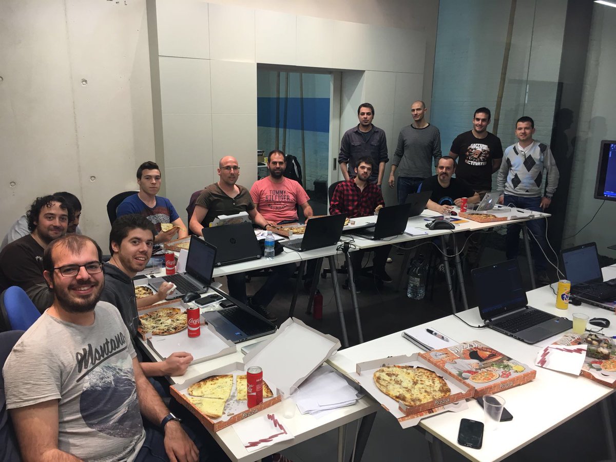 Marc_Rubino's tweet photo. Hoy toca #CodePizza en @Captio_es todos a la formación! !! https://t.co/dEUwWd1QMf
