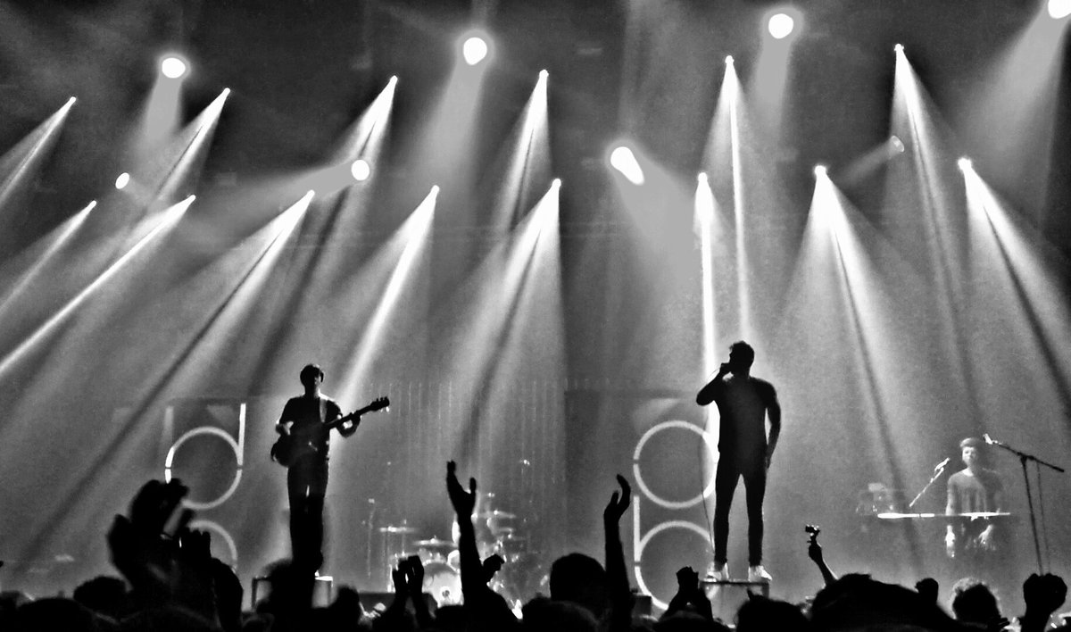 itsdarlz's tweet photo. Wow yesterday was fucking great! You killed it guys thank you 😃 @DONBROCO @Zenith_Paris https://t.co/h1EBPlr50D