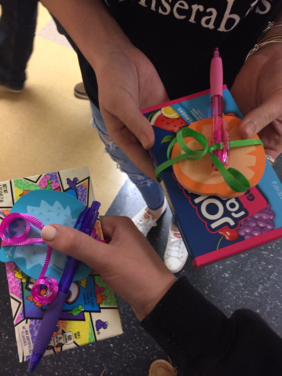 OOHScompassion's tweet photo. Ms Starcher's random act of kindness to us:) #compassionweek2016 https://t.co/IIaFEkZYvg