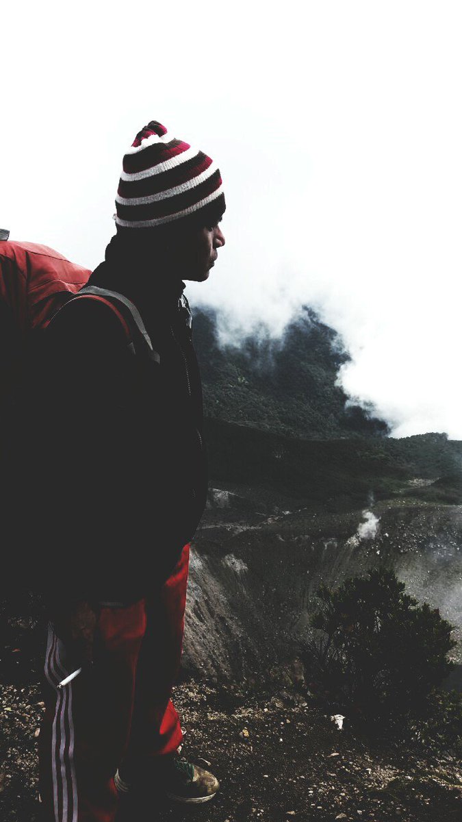 Puncak gunung gede