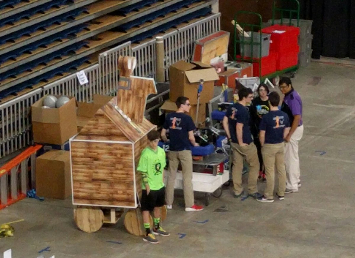 RobotsInHeels's tweet photo. Hey @FIRSTMOE365, I love your Trojan Horse. Good luck to @FRC1257 and all the teams at #marcmp this weekend. https://t.co/UletlfdtU3