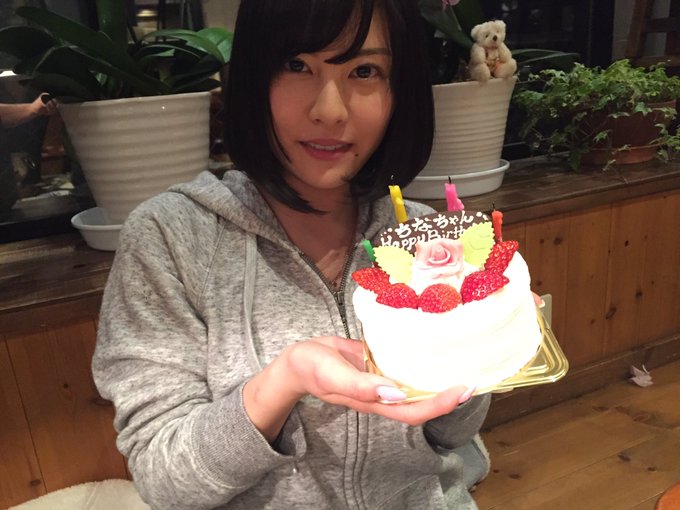 明日は22回目(ん？21回目？)のお誕生日です🍰  12:00~【ラムタラエピカリ新宿店】様 17:00~【エムズ秋葉原店】様  でイベントです✨受賞お祝いと生誕祭🎉会いに来てくださるとしあわへです&hellip;💞