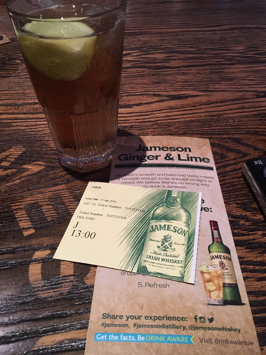 H4LEv's tweet photo. #wheninireland #jamesonsdistillery amazing tour topped off with whiskey tasting and free drink #winning https://t.co/XiPyCqr9Uj