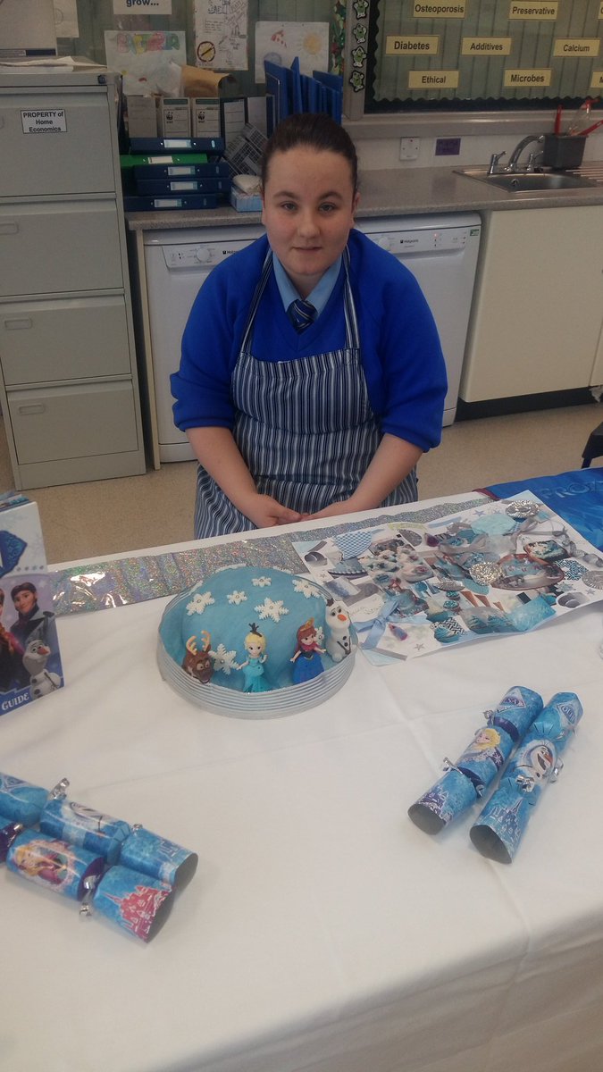 stmarysderry's tweet photo. Yr 12 #OccupationalStudies specialised #CakeDecoration these cakes are fab! ๐๐ https://t.co/WS5yv5vo1l