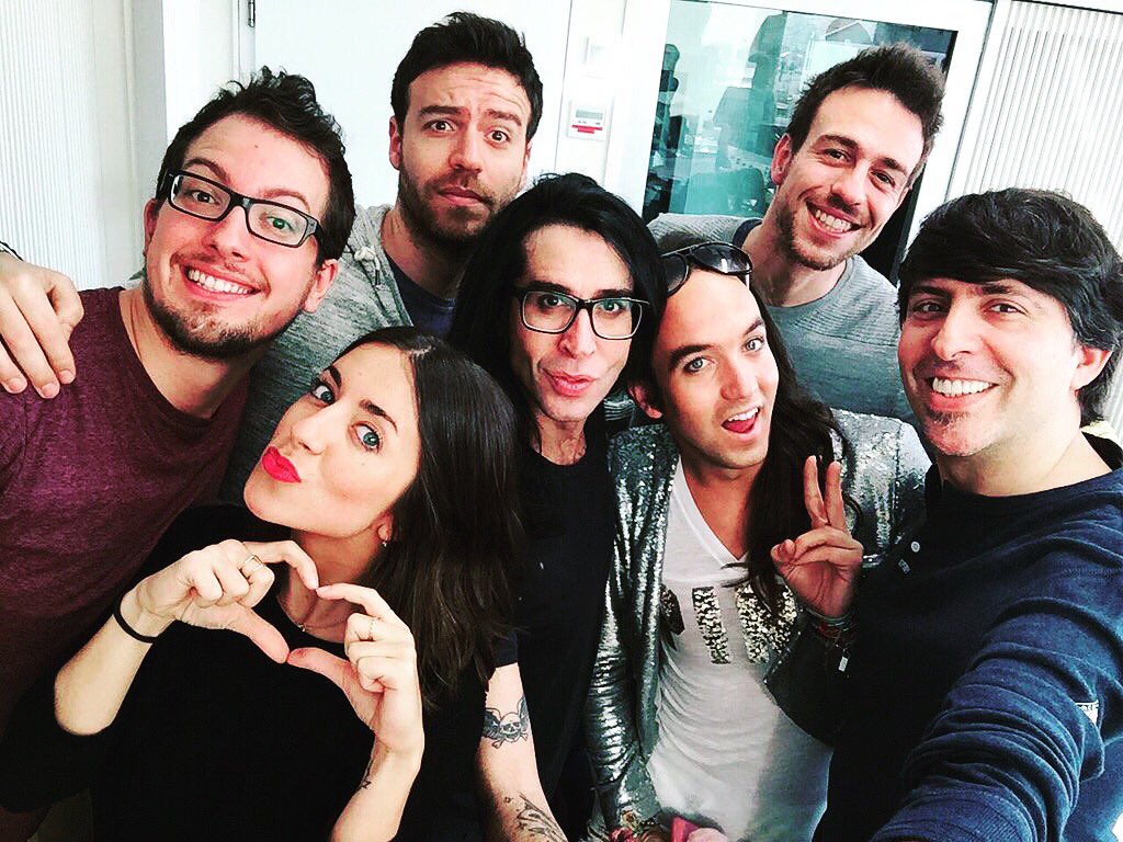 elgallodelos40's tweet photo. 😂😂 Sí...ha pasado!Esta mañana en @40Andaya con @ALESSGIBAJA2 y #MarioVaquerizo
rompiendo internet! #breakInternet https://t.co/0AokS9CYxj