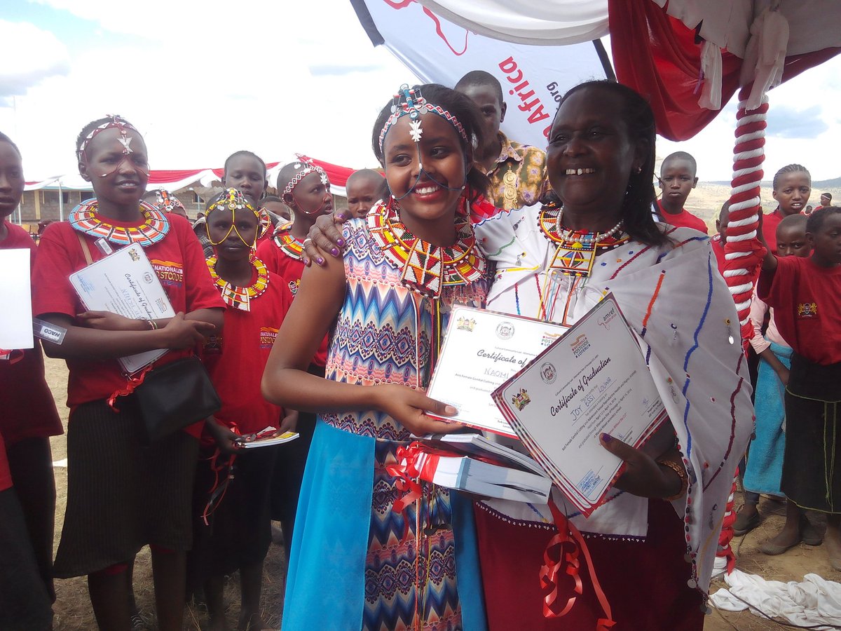 Amref_Worldwide's tweet photo. The ARP graduates from Samburu have received their certificates of completion. #StopTheCut #SupportTheAlternative https://t.co/xSMzgbuGQN