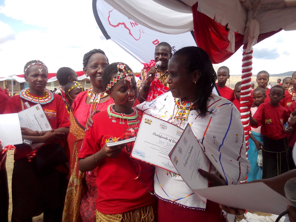 Amref_Worldwide's tweet photo. The ARP graduates from Samburu have received their certificates of completion. #StopTheCut #SupportTheAlternative https://t.co/xSMzgbuGQN