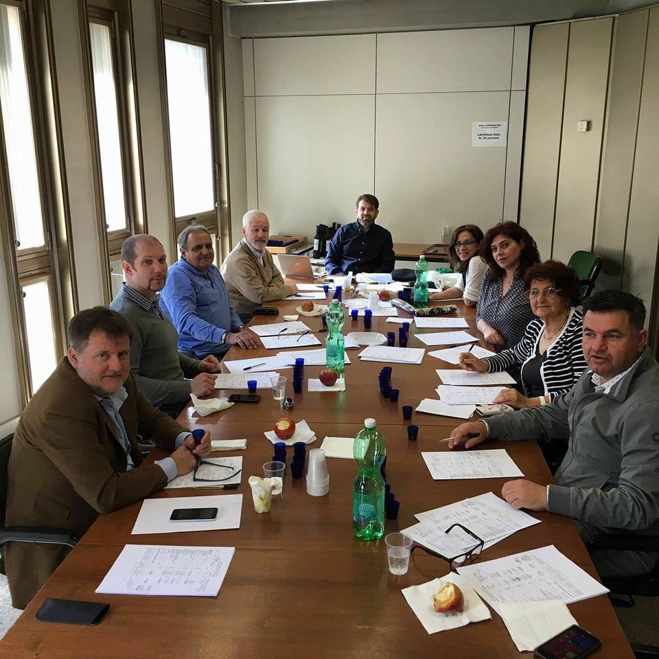 irvea1's tweet photo. #Finalselections #Armonia #oliveoil Competition in #ChamberofCommerce of #Parma https://t.co/mWlmgxbAZU