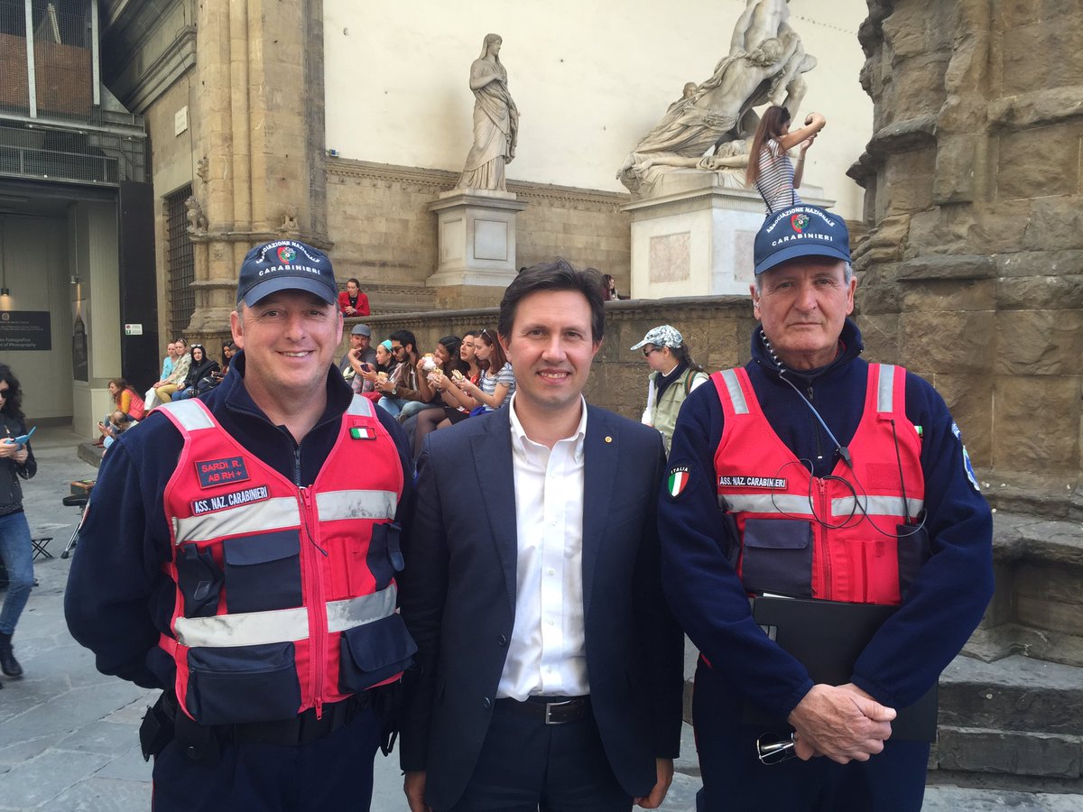 DarioNardella's tweet photo. Scatta l'accordo @comunefi - @_Carabinieri_ in congedo per il presidio del territorio. Esperimento unico in Italia https://t.co/cOJ2bJZJFW