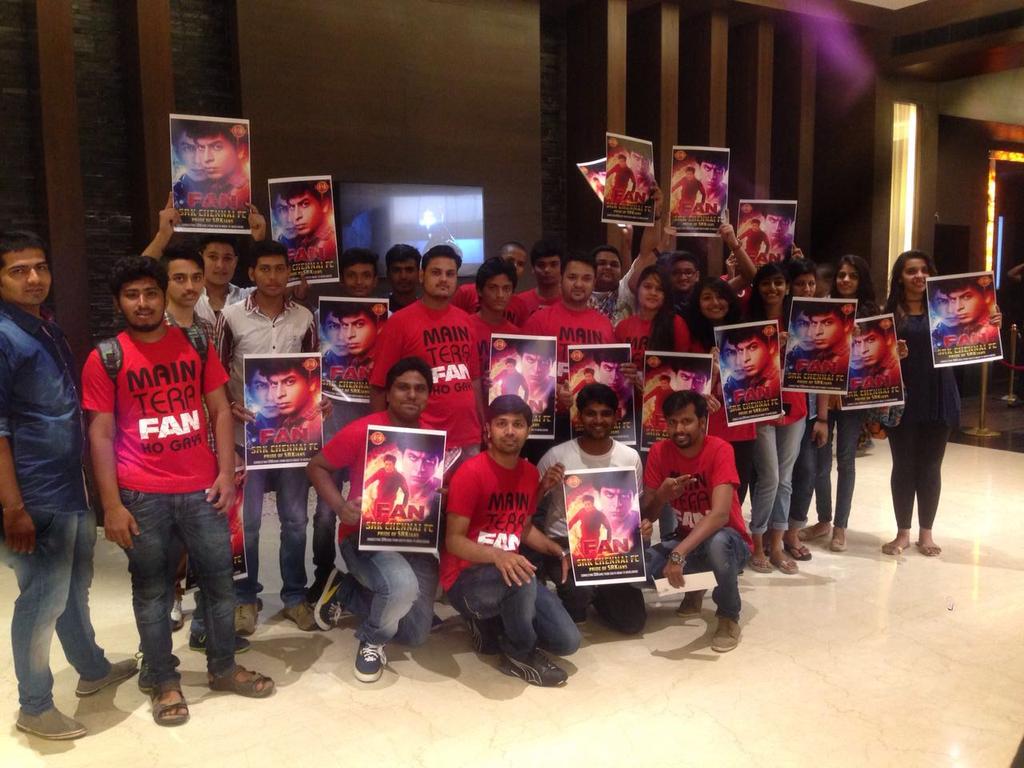 rahulDROSH's tweet photo. Here is the celebration of #FanFDFSwithCFC in chennai.
What a memorable day....Hope @iamsrk likes it
@SRKCHENNAIFC https://t.co/gd2Iz9DEOF
