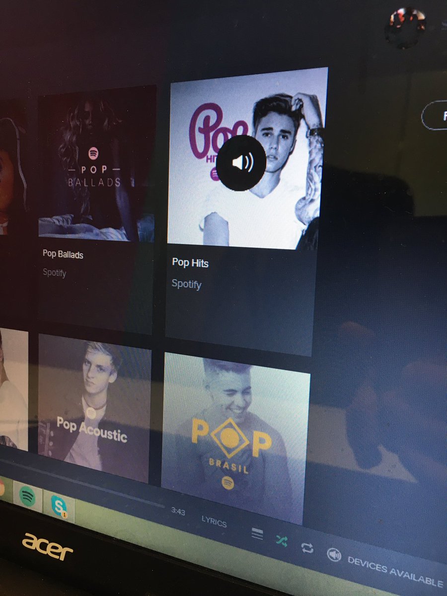 Liam_Weaver1's tweet photo. Friday office playlist is golden 👌🏻 @_AuburnRose https://t.co/vpgH1QsRLa