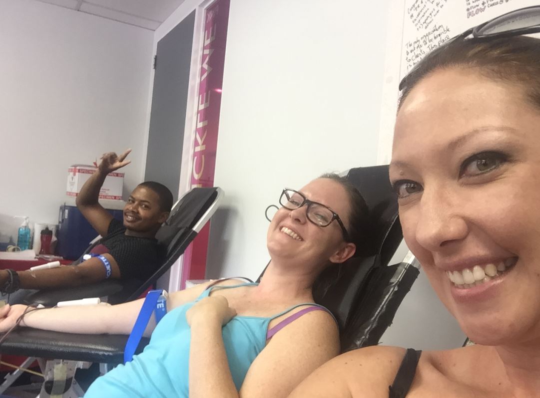 barker_ins's tweet photo. Team BIB making our regular blood drop off @FlowComms Well done team! #FlowBloodDrive #MakingADifference https://t.co/Hc1IRgOtq9