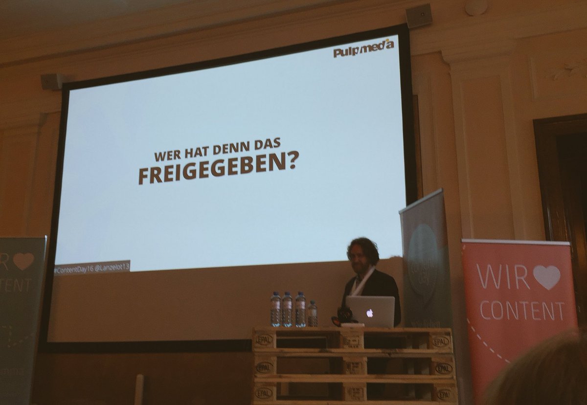 patientcontent's tweet photo. Geniale Präsentation. Starke Bilder und geniale Fragen. @Lanzelot13 #contentday16 https://t.co/GU7Y1qOkWU