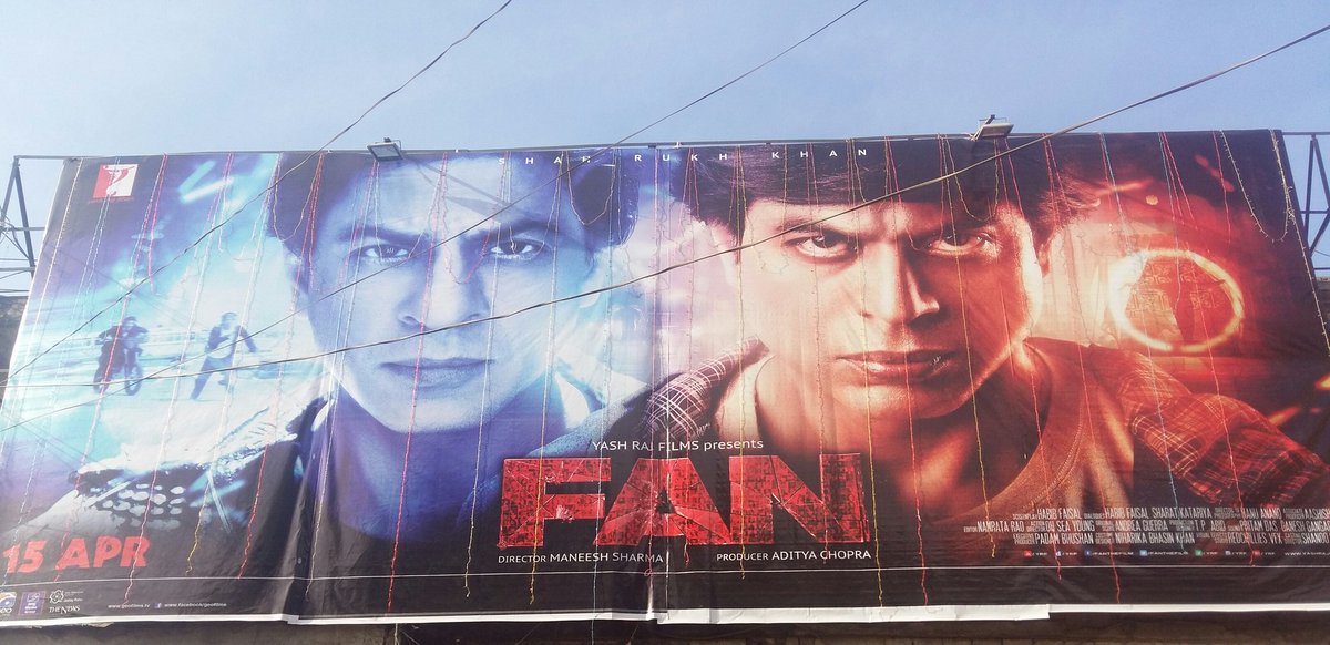 SRKPakFC_CFC's tweet photo. @iamsrk #FanFDFSwithCFC in Pakistan.
@FanTheFilm 😍💔💔 Cant expain our feelings.But have to say that"tu nhi samjhega" https://t.co/2ofzbsD4XR