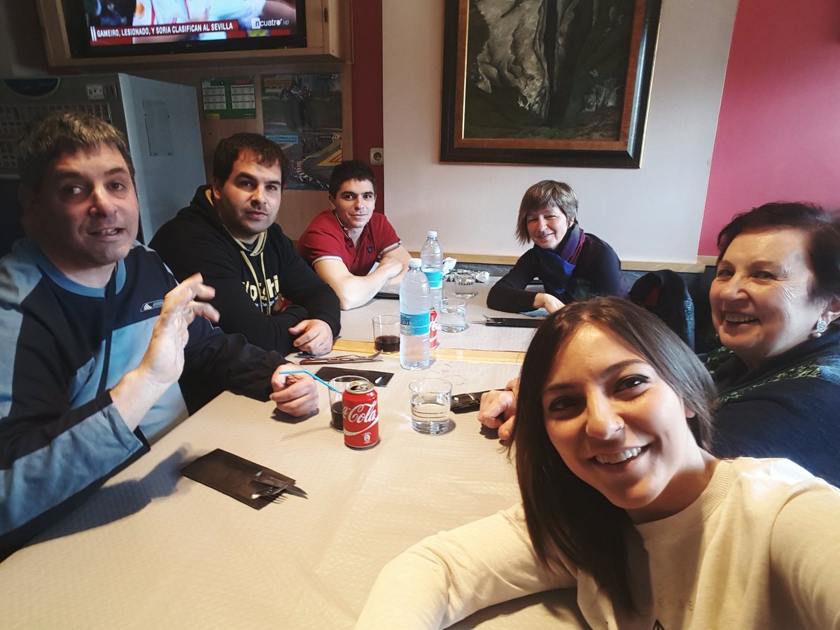 AnaMarine10's tweet photo. Celebrando el cumple de la mejor abuela del mundo 😍 https://t.co/oMm2riXZaq