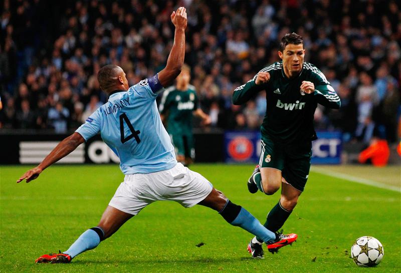 SrNaninho's tweet photo. Kompany: "El jugador que más dificil me ha sido cubrirle es Cristiano Ronaldo" https://t.co/O9vOXDPjG2