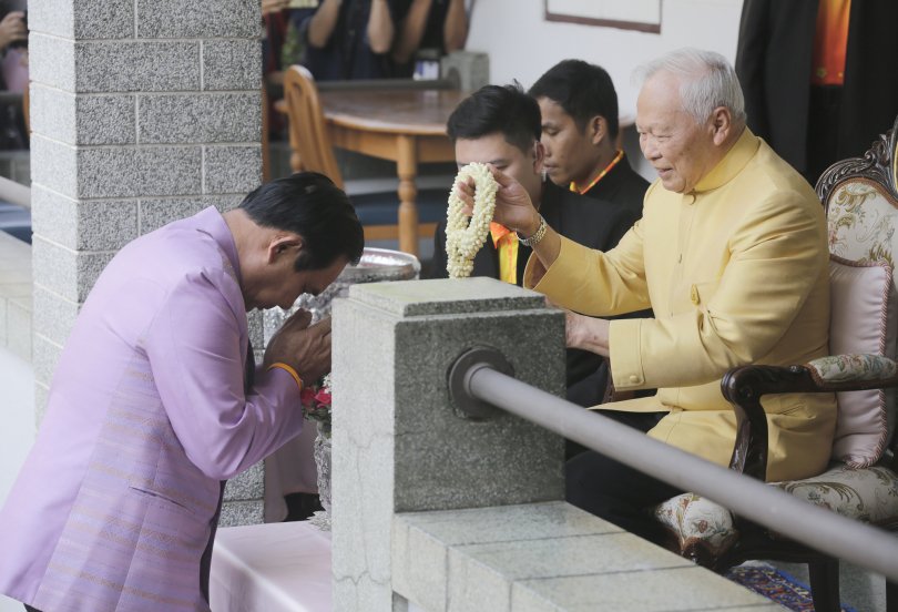 zenjournalist's tweet photo. Thailand's new dictator gets a Songkran blessing from its old dictator https://t.co/8OD4O2qQdF