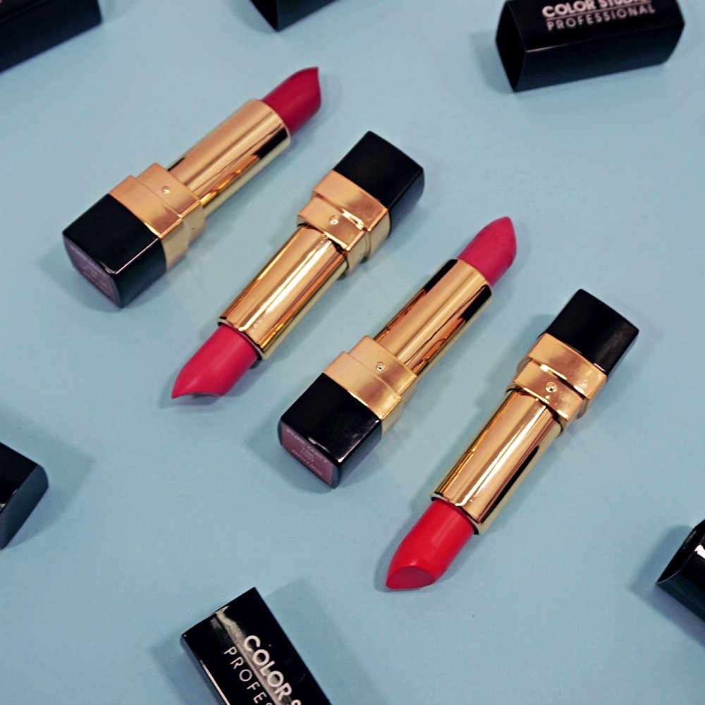ColorStudioPro_'s tweet photo. 1, 2, 3, 4, every girl can use some more!

Who else is a total makeup fiend? #US

#ColorStudioPro https://t.co/zk1EvMv4af