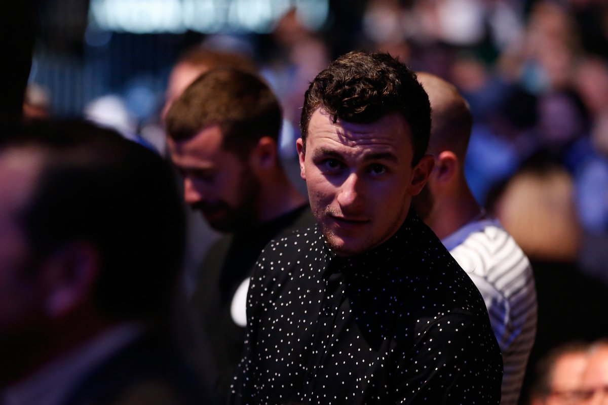 BleacherReport's tweet photo. Johnny Manziel accused of trashing a mansion: "There was cocaine all over the kitchen table"
https://t.co/r9ScInaukG https://t.co/HYYZVuQppa