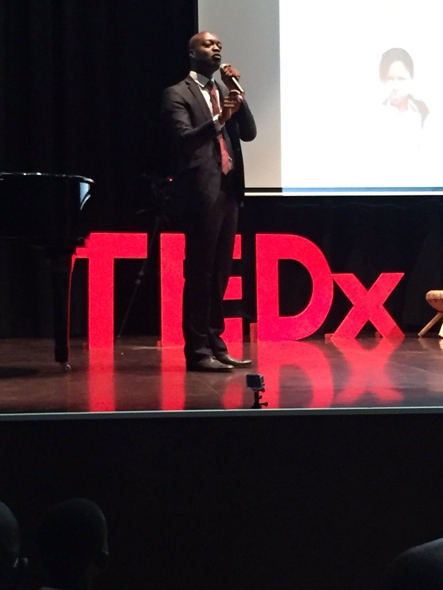 TEDxKomo's tweet photo. [Video 3] La révolution du service client en Afrique, par Eric F Boudono #TEDXKomo #Gabon https://t.co/JHNRK4azNa https://t.co/baXPGdpS9C