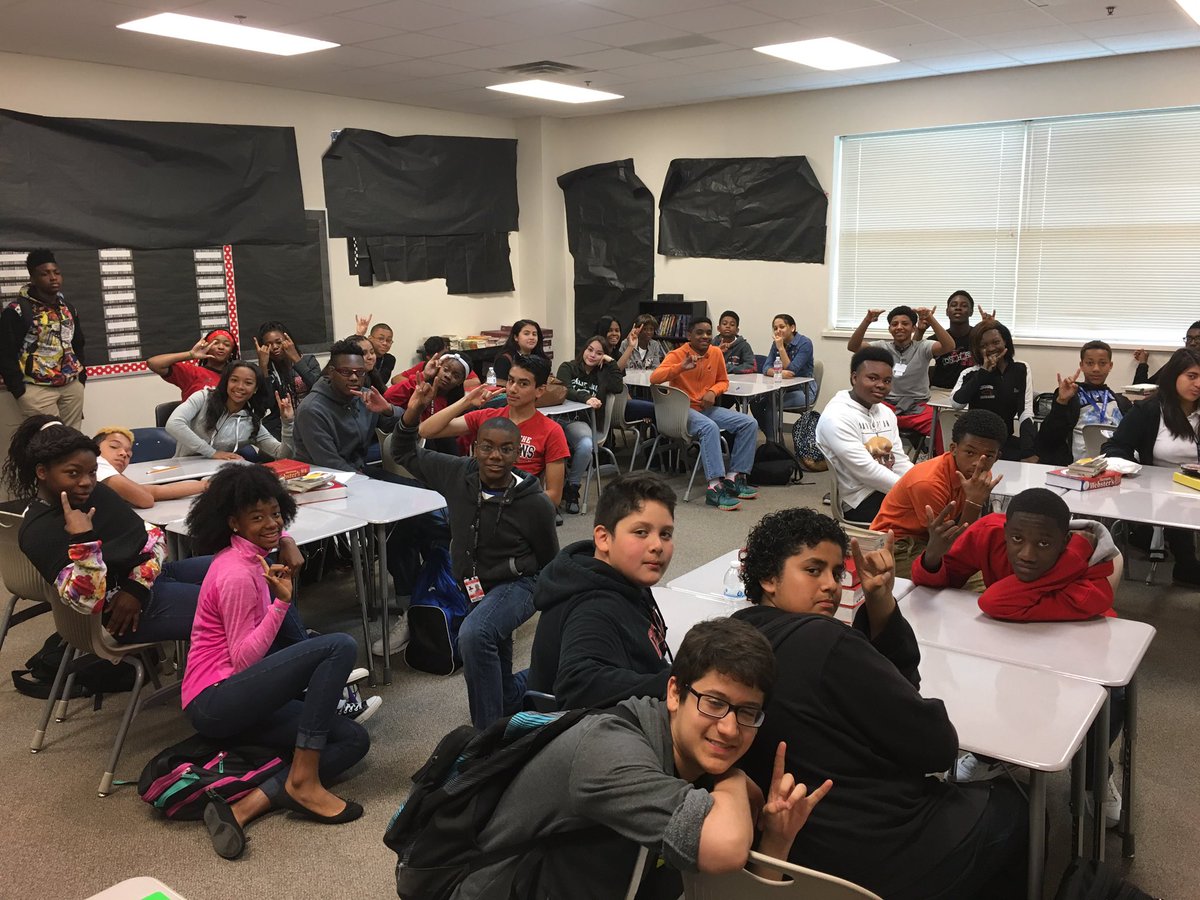 Mr_Miller1911's tweet photo. @Ericthomasbtc  they are requesting that you speak at their 8th grade graduation! It don't hurt to ask! #bringET https://t.co/4jp0VTJm8b