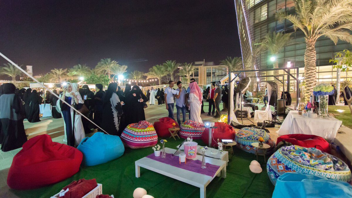Eventique_sa's tweet photo. 🎬 سينما ايڤنتك تصنع لك المتعة الحقيقية لسينما المنزلية الخارجية 
 🎬 The Most Exclusive Outdoor cinema 
 ☎️0562122240 https://t.co/TOLjTk034m