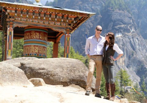 OnlyCuteCouple's tweet photo. คนที่ร่วมเดินขึ้นเขากว่า 3 กม. 5 ชม. เพื่อไปวัดที่อยู่บนหน้าผา (Tiger's Nest) ด้วยกัน//
ดยุคและดัชเชสแห่งเคมบริดจ์💓 https://t.co/HTZwh5abJK
