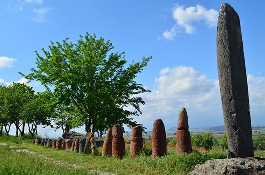 ancientorigins's tweet photo. Serpent Stones: The #Vishap #Steles of #Armenia as a Symbol of Rock Art and Rich #Heritage -https://t.co/gRDuC1SYda https://t.co/w1zbdO3bXM