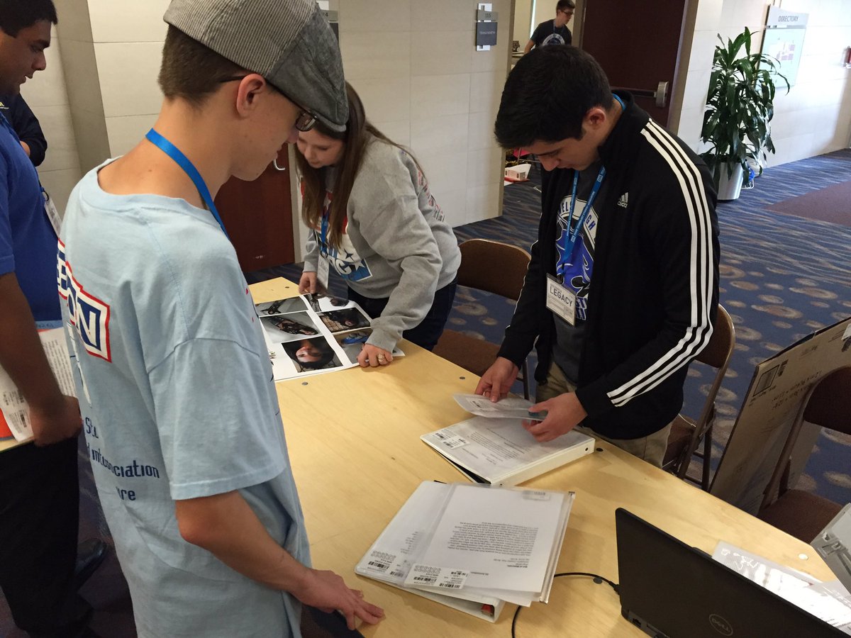 Wetchensky's tweet photo. Zach turning in his 5 projects at TSA State for @tsahebron @Hebron_HS  2 photo,  2 animation and resume. #ProudDad https://t.co/7xS8byb3ij
