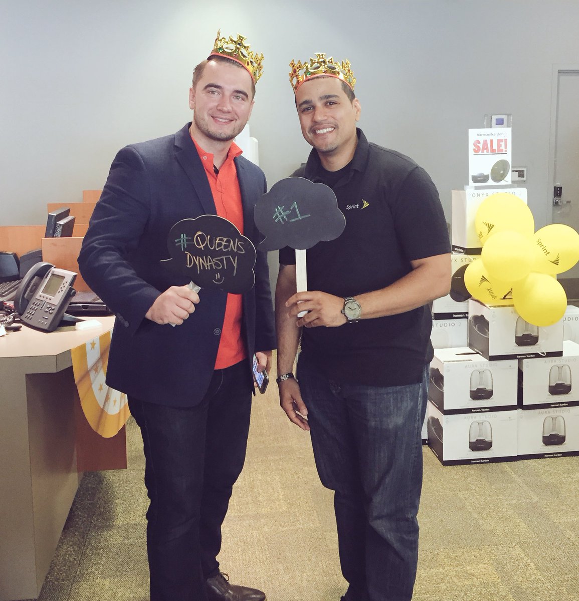 Mariofnj's tweet image. Most powerful manager in queens! #kingsofqueens #winning @SprintJamaica @Corona1878 @theHaven_Qns @VThecloser21