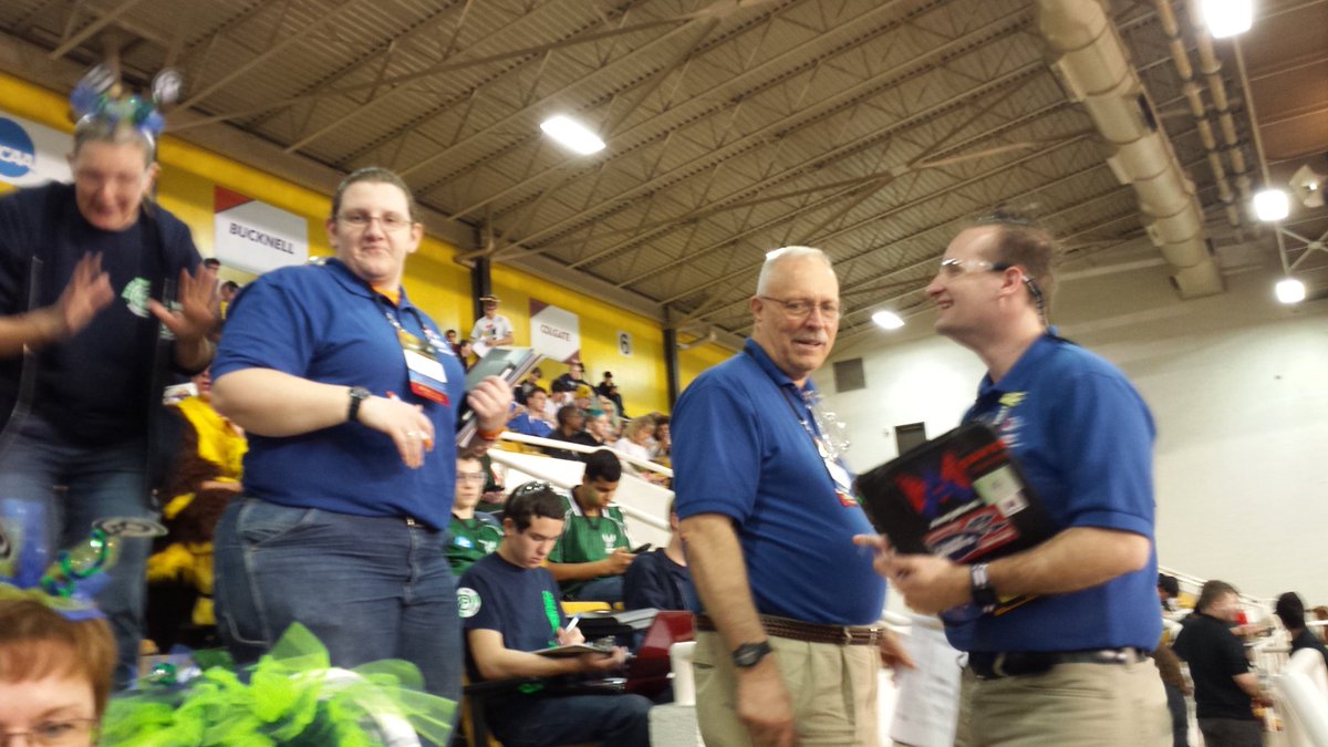 FIRSTMidAtl's tweet photo. Judges have made their way to the... stands??? Yup! They're everywhere! #marcmp #omgjudges https://t.co/PauT1AtP95