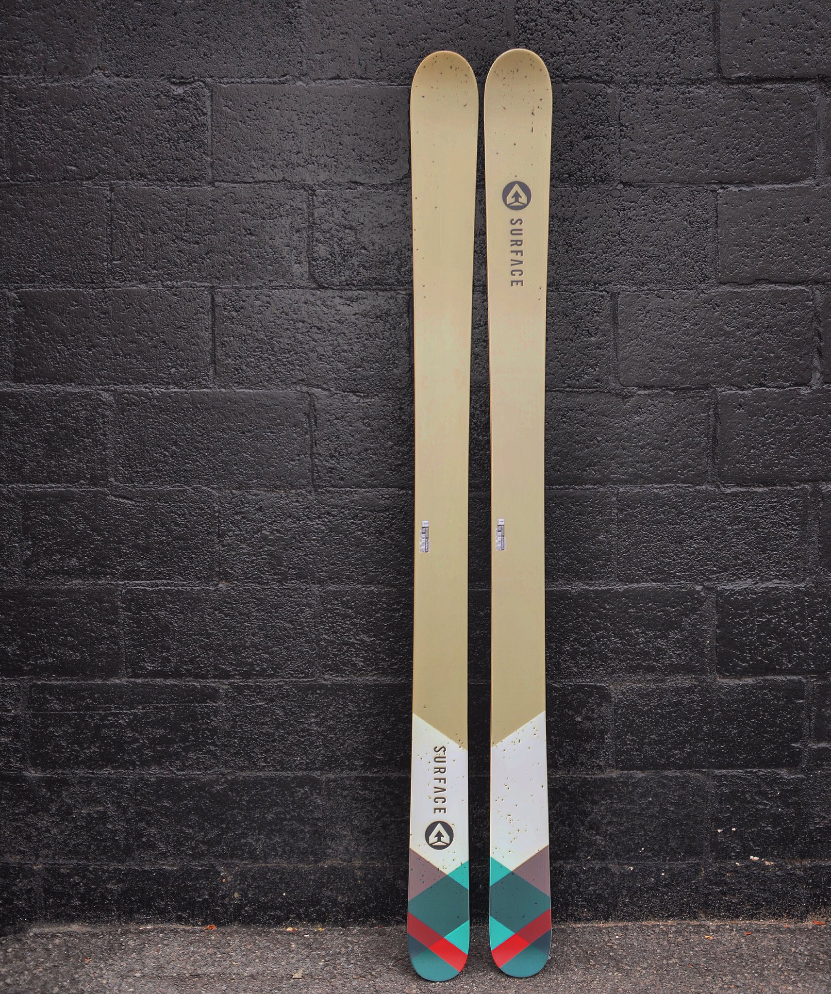 Surface skis online