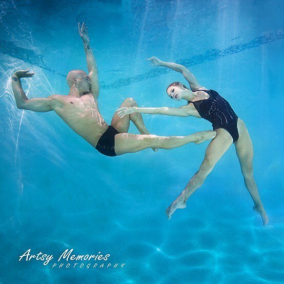 ValeeriaGgarcia's tweet photo. How many hours a year do you spend in the water ? #inspiration #swim #swimming #swimwear #swimsuit #synchro #synchr… https://t.co/u2tFthtqkc