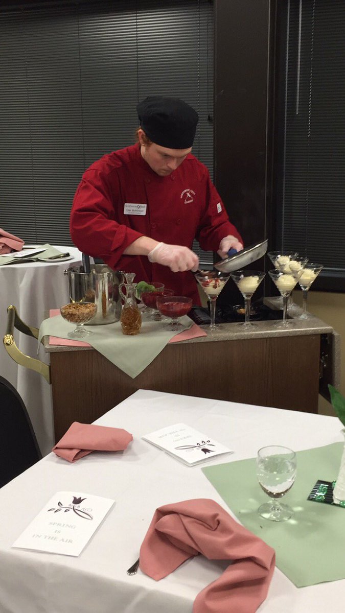 ChargerZach's tweet photo. What an amazing lunch that was hosted at @Swtc today. Thank you @SWTC_Prez for the invite. https://t.co/np35j7PK3N