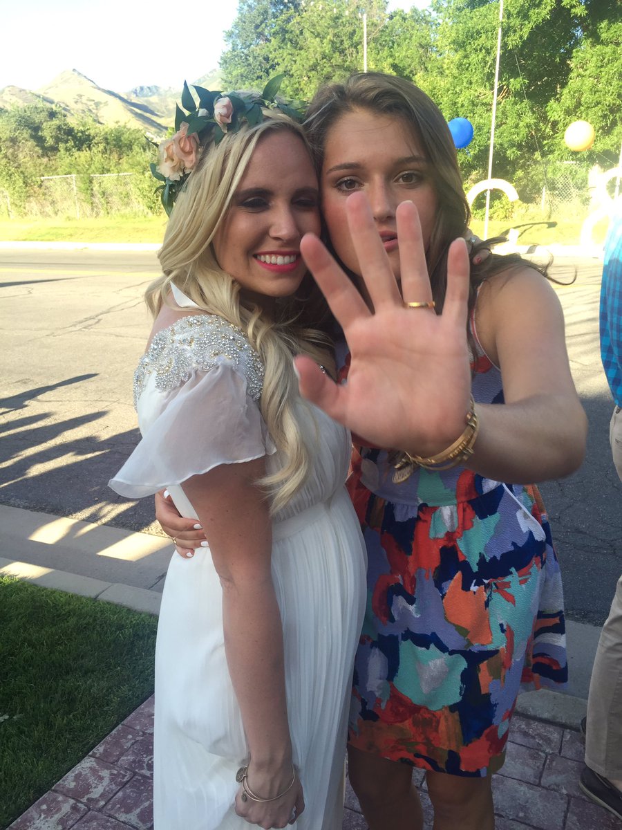 Vicki D. tweet media