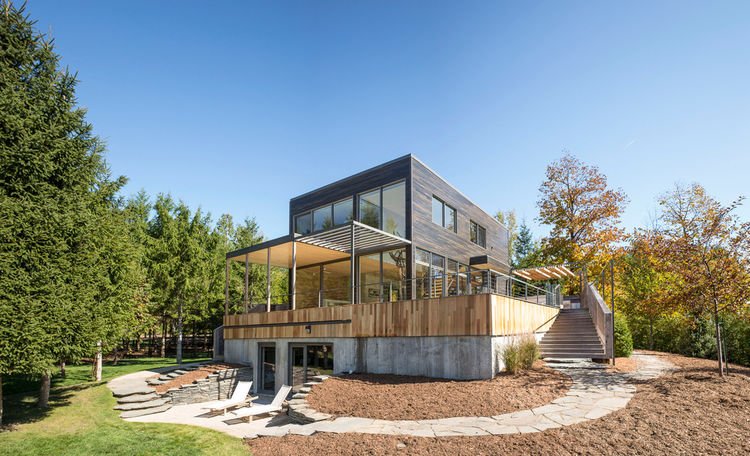 dwell's tweet image. An interior designer does the great outdoors: bit.ly/1Sk90hv