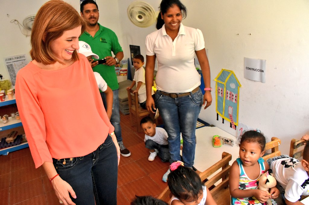 alcaldiabquilla's tweet photo. #DeLaManoConLaPrimera Katia Nule llegamos al CDI del barrio Carrizal, nos acompañan miembros del Gabinete Infantil. https://t.co/hZHDj8idVD