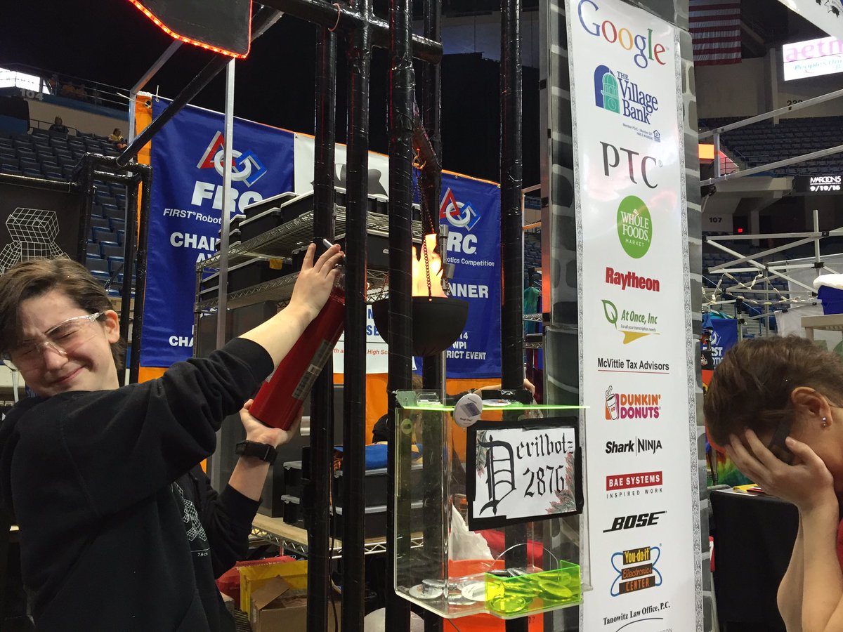 Gotta extinguish our flames 🔥🔥 #itslit #wefiyah #omgrobots #safety