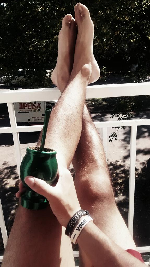 FabricioLara_'s tweet photo. #Mates #Balcón #Comodisimo #ViernesPositivo 😀🌞 https://t.co/VK0tnuoRlb